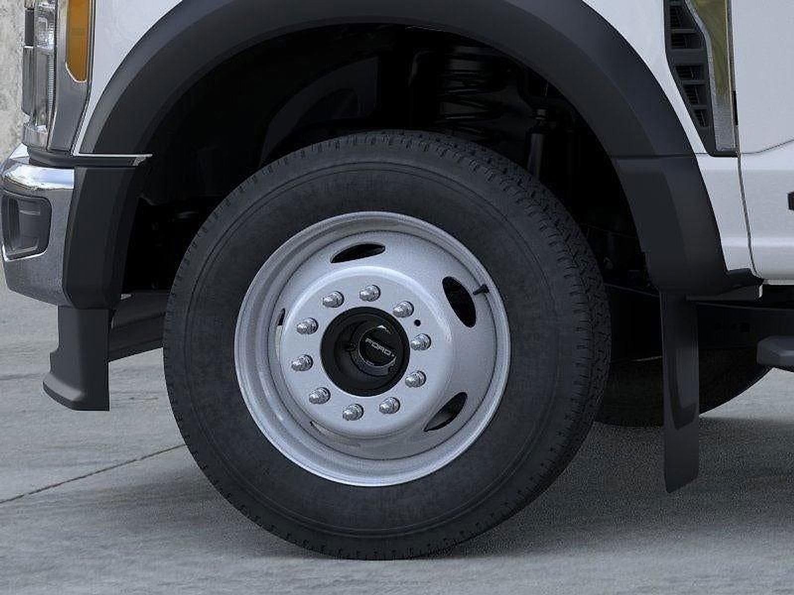 2026 Ford Super Duty F-550 DRW XL