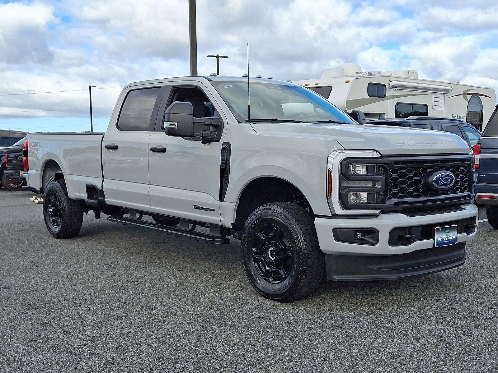 2026 Ford Super Duty F-350 XLT