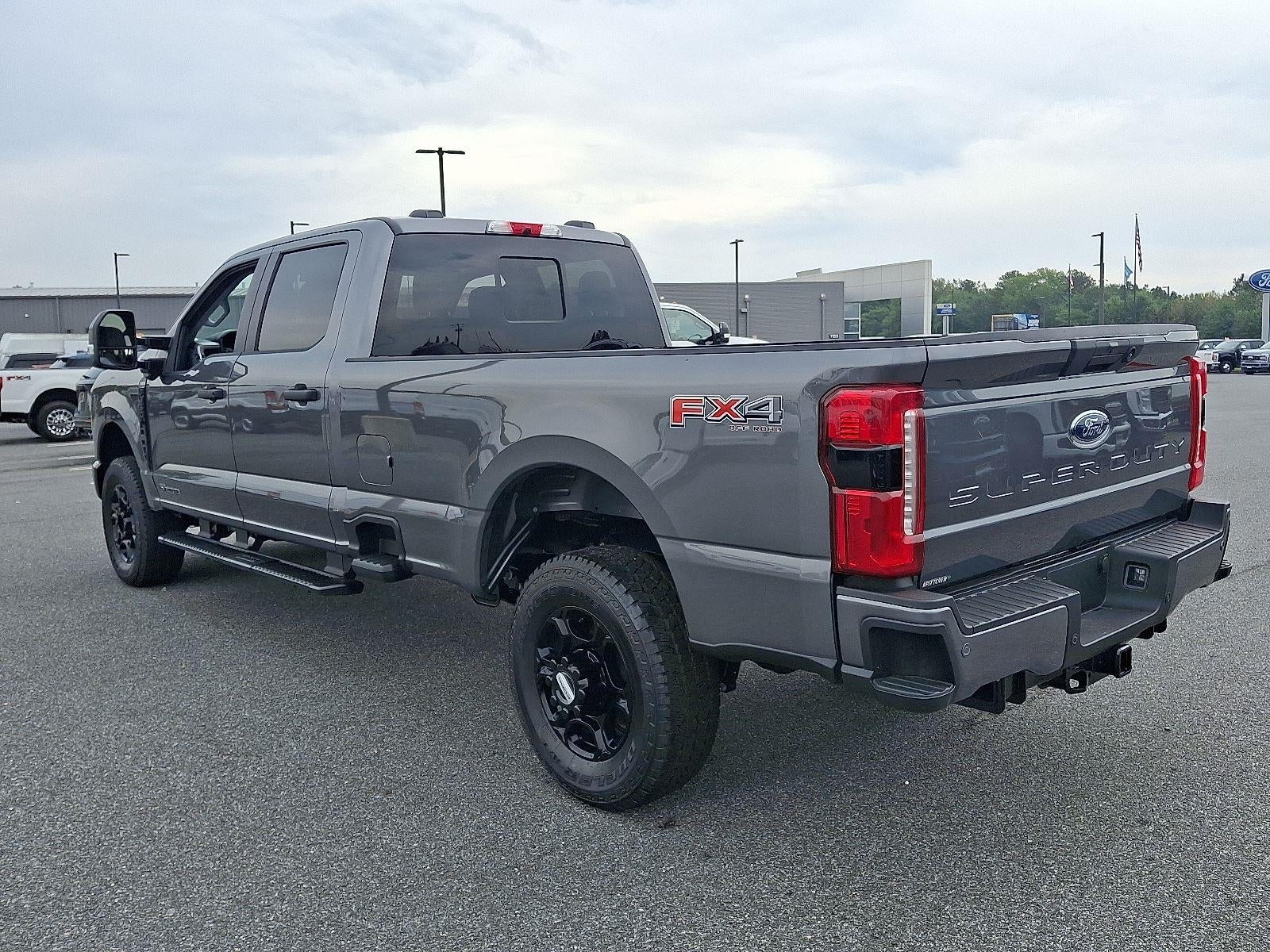 2026 Ford Super Duty F-350 XLT