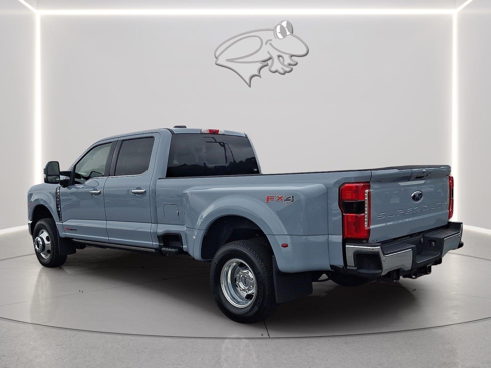2025 Ford Super Duty F-350 DRW Lariat