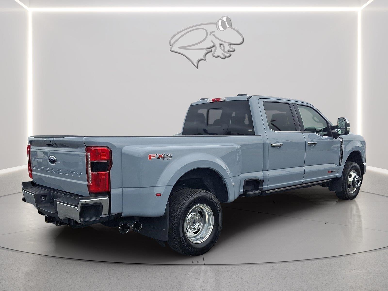 2025 Ford Super Duty F-350 DRW Lariat