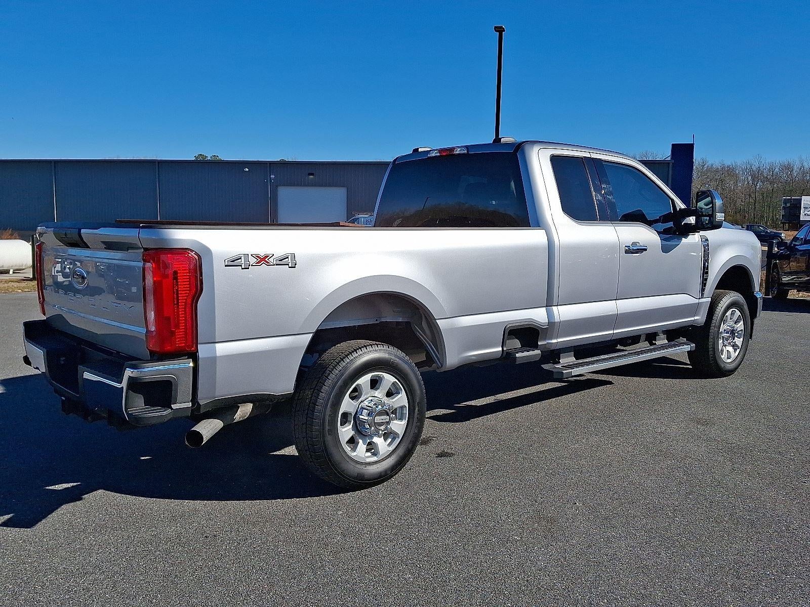 2024 Ford Super Duty F-350 XLT