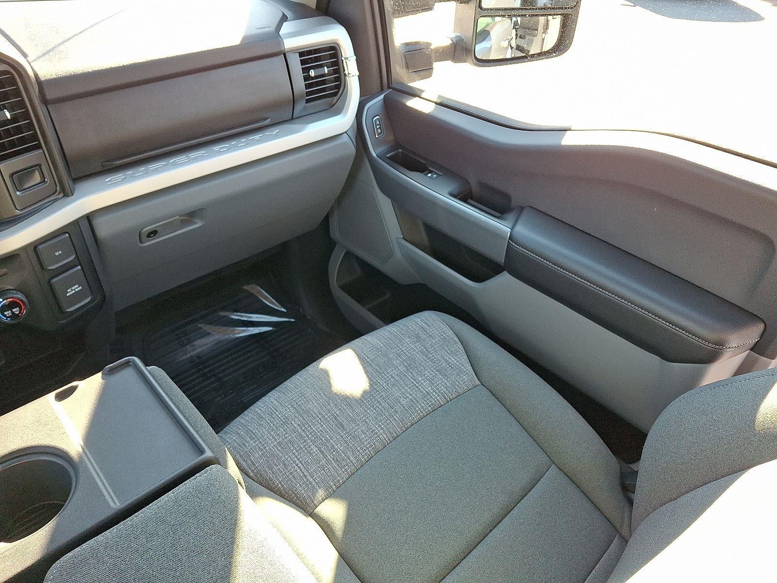 2024 Ford Super Duty F-350 XLT