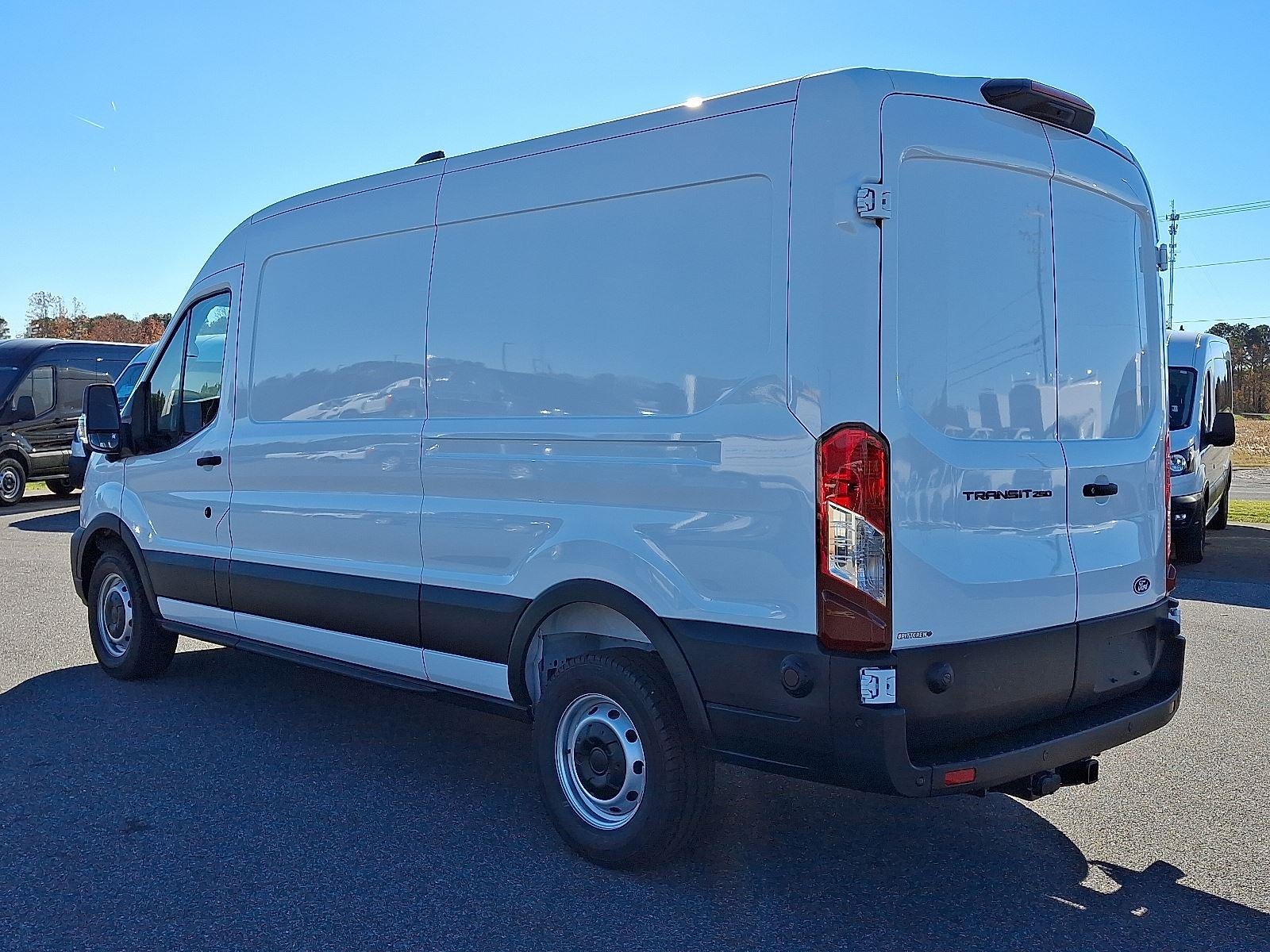 2026 Ford Transit Cargo Van MR 148" WB