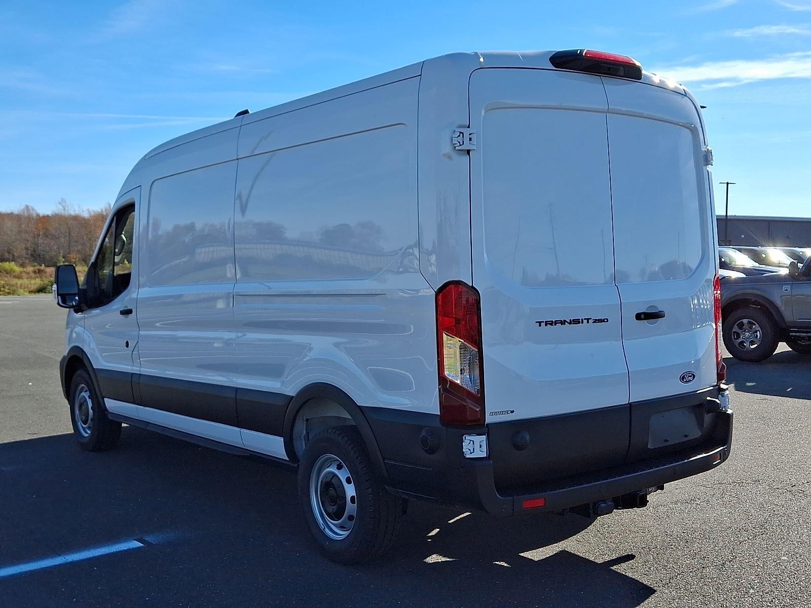 2026 Ford Transit Cargo Van MR 148" WB