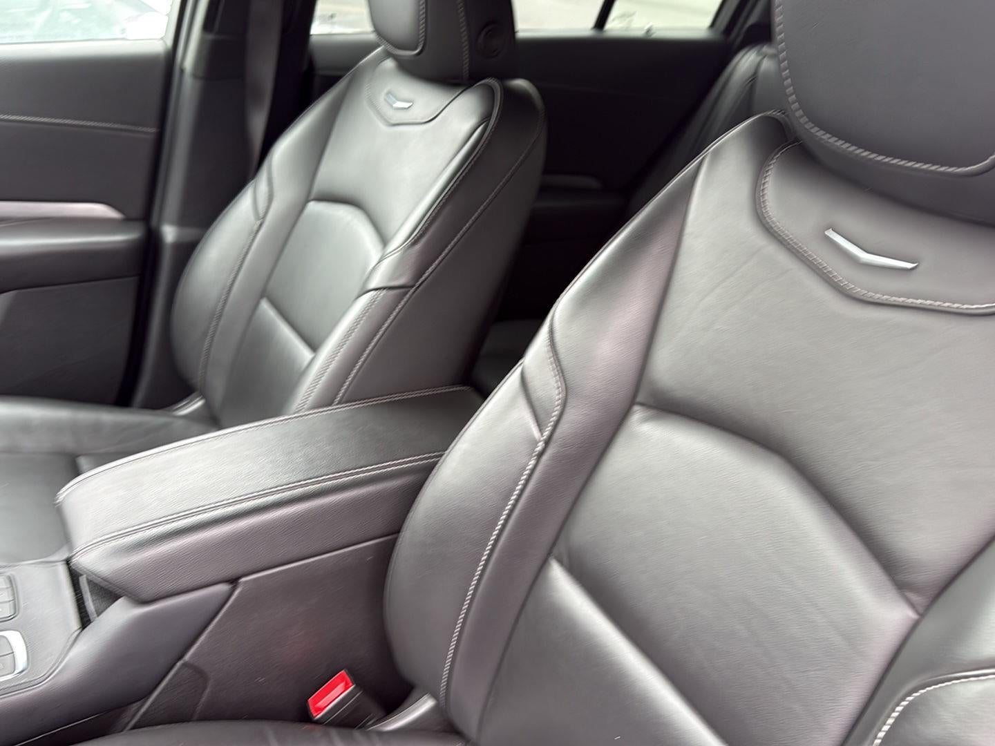 2024 Cadillac XT4 AWD Premium Luxury