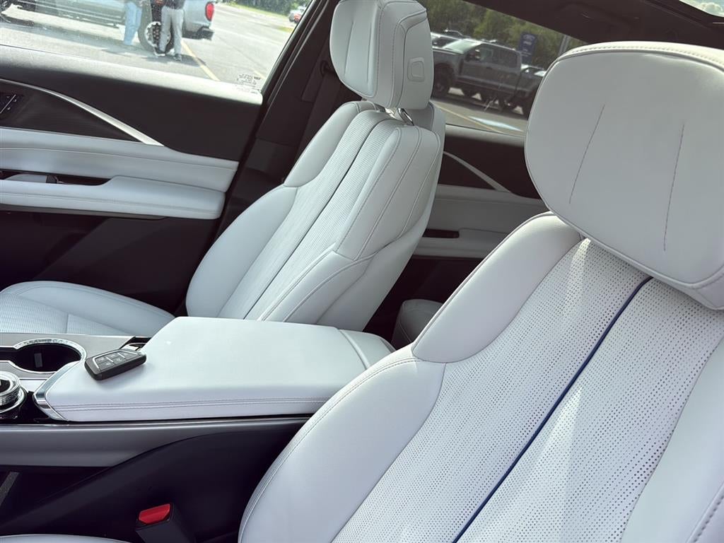 2025 Cadillac LYRIQ Luxury
