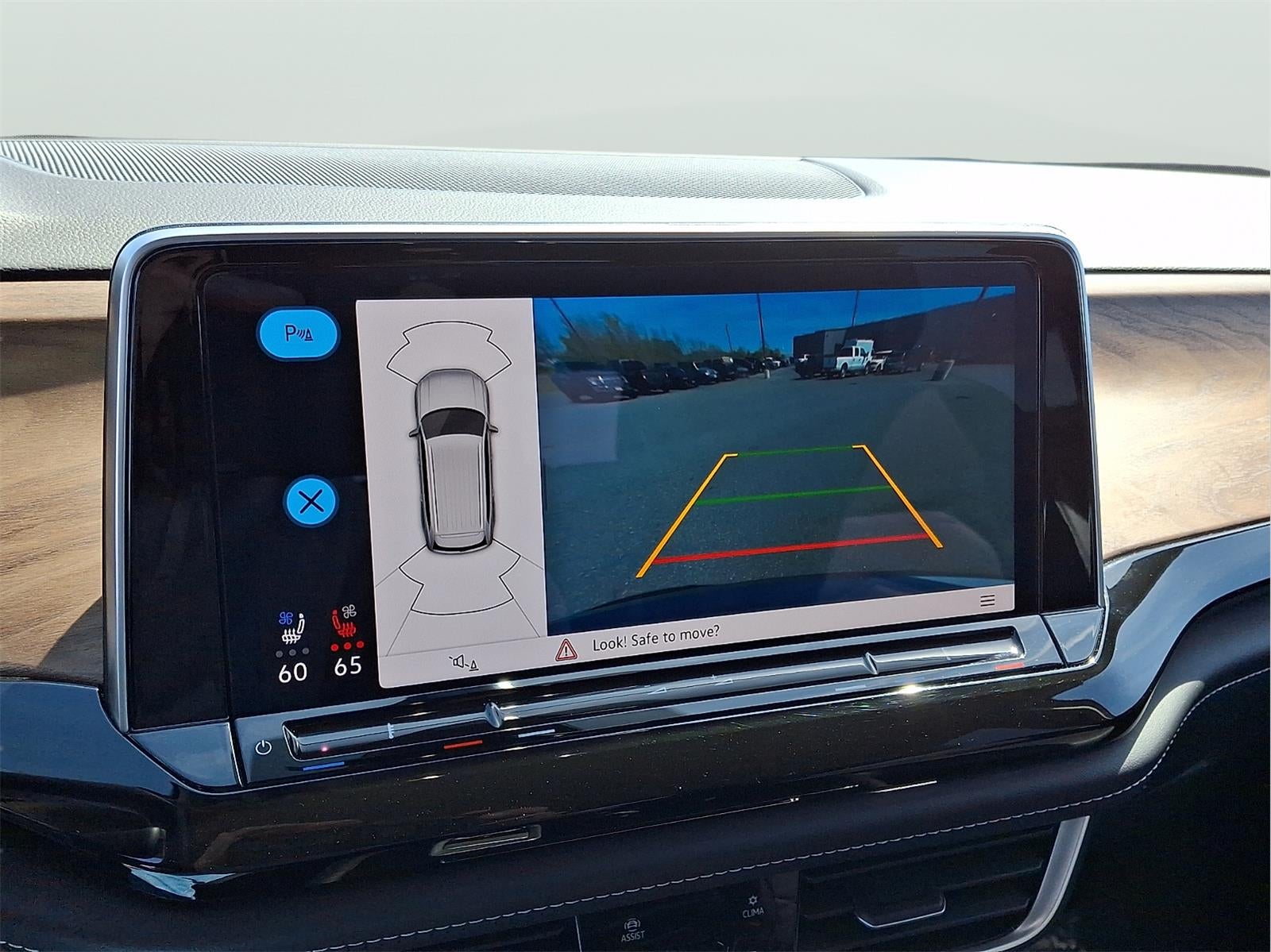 2025 Volkswagen Atlas 2.0T SE w/Technology