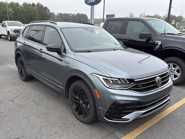 2022 Volkswagen Tiguan SE R-Line Black