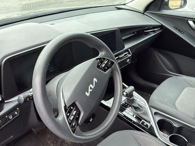 2023 Kia Niro LX